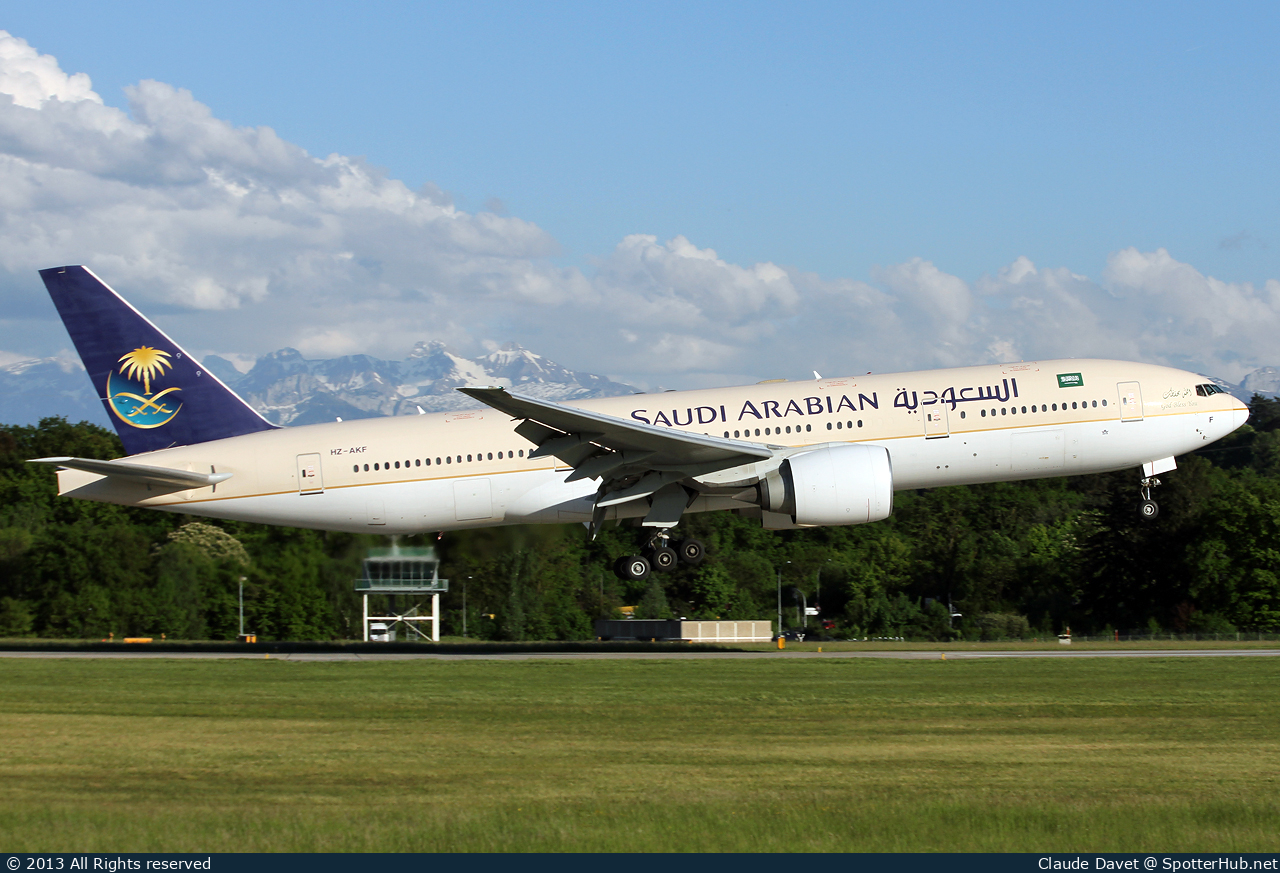 Photo of HZ-AKF - Boeing 777-268(ER) operated by Saudi Royal Flight