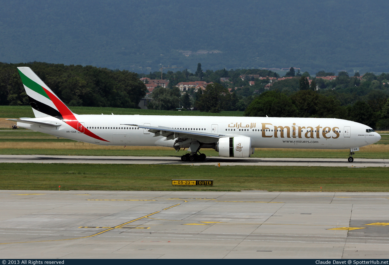 Photo of A6-EGR - Boeing 777-31H(ER) operated by Emirates