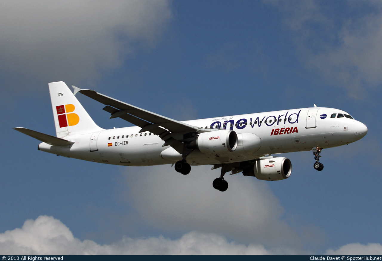 Photo of EC-IZR - Airbus A320-214 operated by Iberia