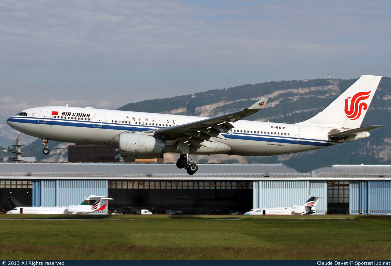 Photo of B-6505 - Airbus A330-243 operated by Air China