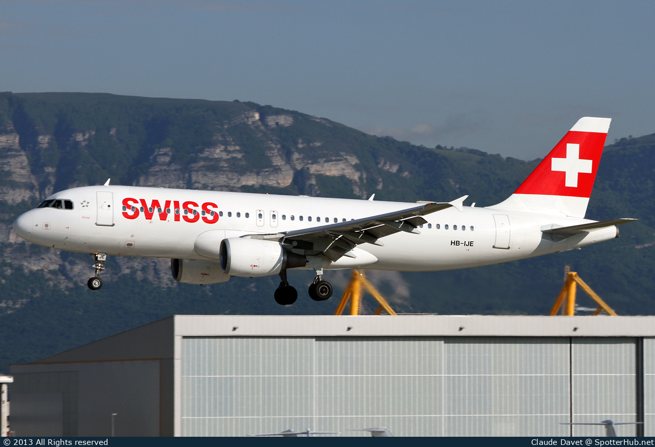Photo of HB-IJE - Airbus A320-214 operated by Swiss International Air Lines
