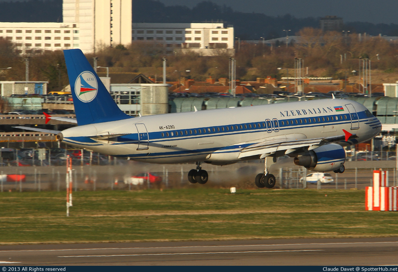 Photo of 4K-AZ80 - Airbus A320-214 operated by Azerbaijan Airlines