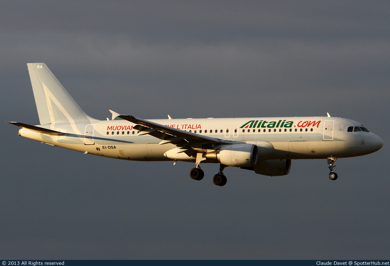 Photo of EI-DSA - Airbus A320-216 operated by Alitalia