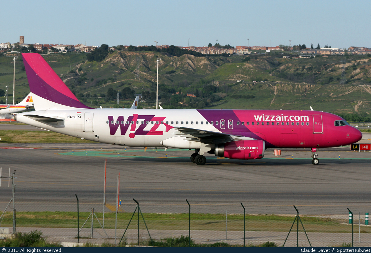 Photo of HA-LPX - Airbus A320-232 operated by Wizz Air