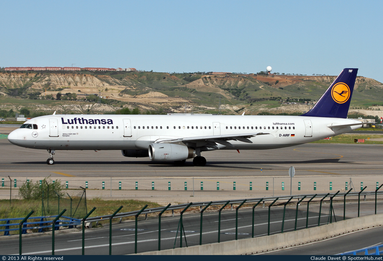 Photo of D-AIRF - Airbus A321-131 operated by Lufthansa