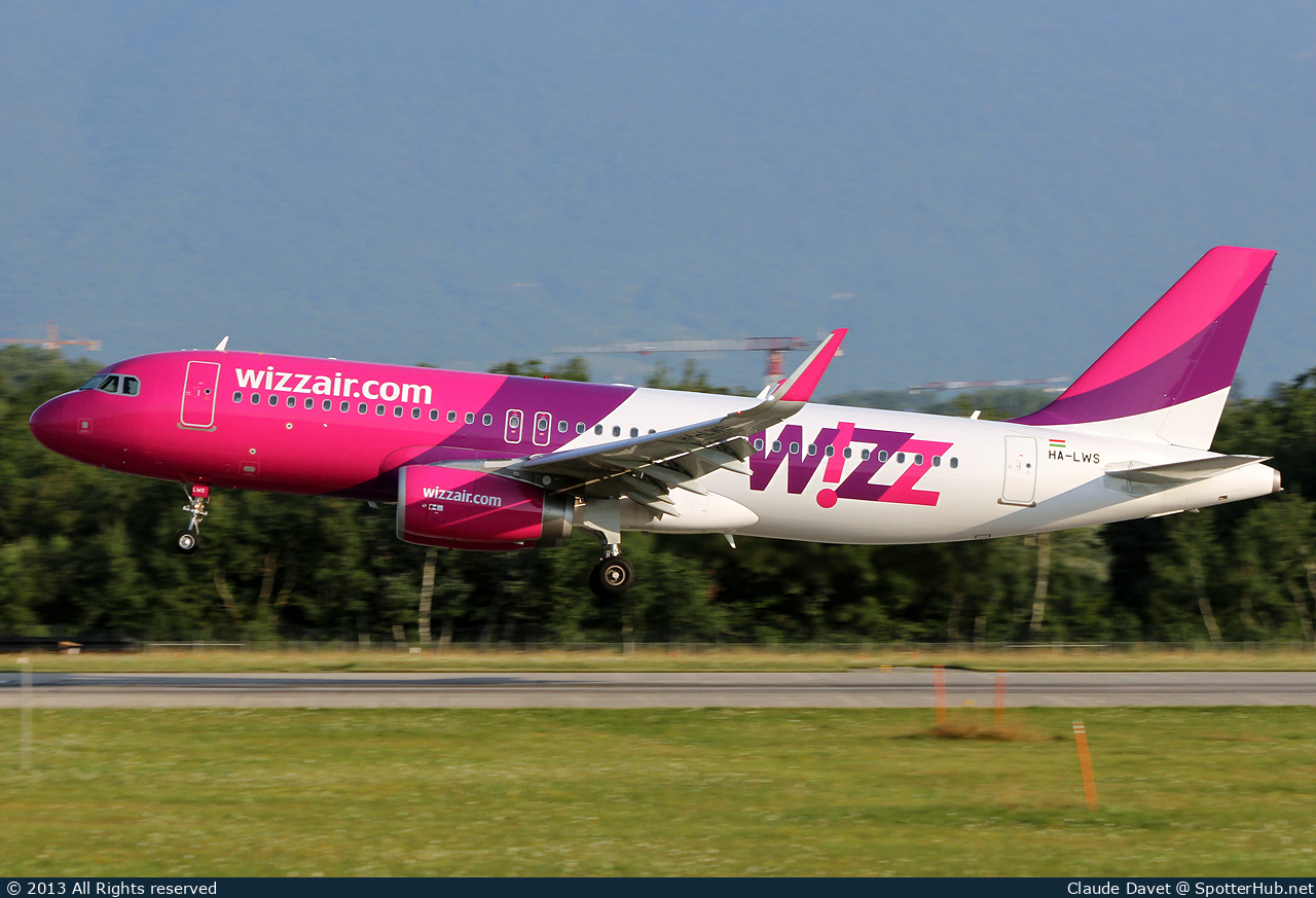 Photo of HA-LWS - Airbus A320-232 operated by Wizz Air