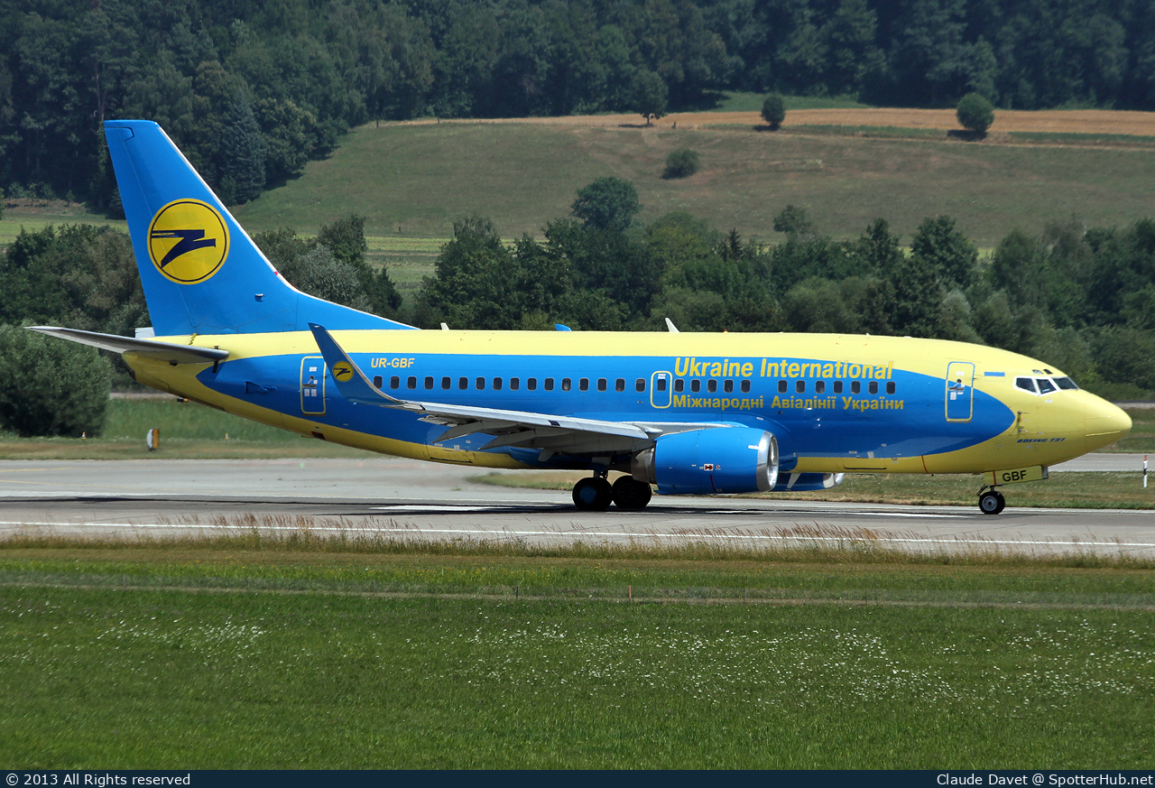 Photo of UR-GBF - Boeing 737-548 operated by Ukraine International Airlines