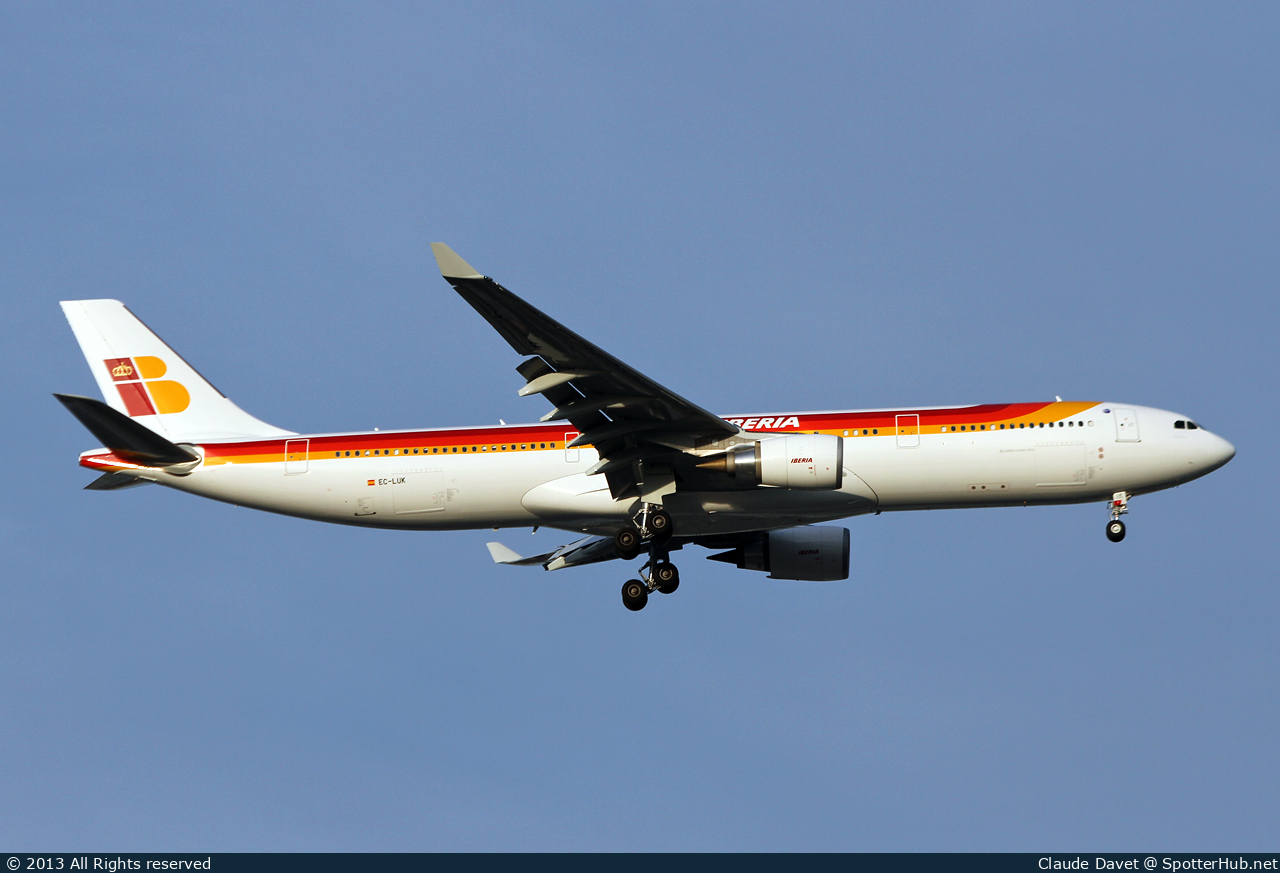 Photo of EC-LUK - Airbus A330-302 operated by Iberia