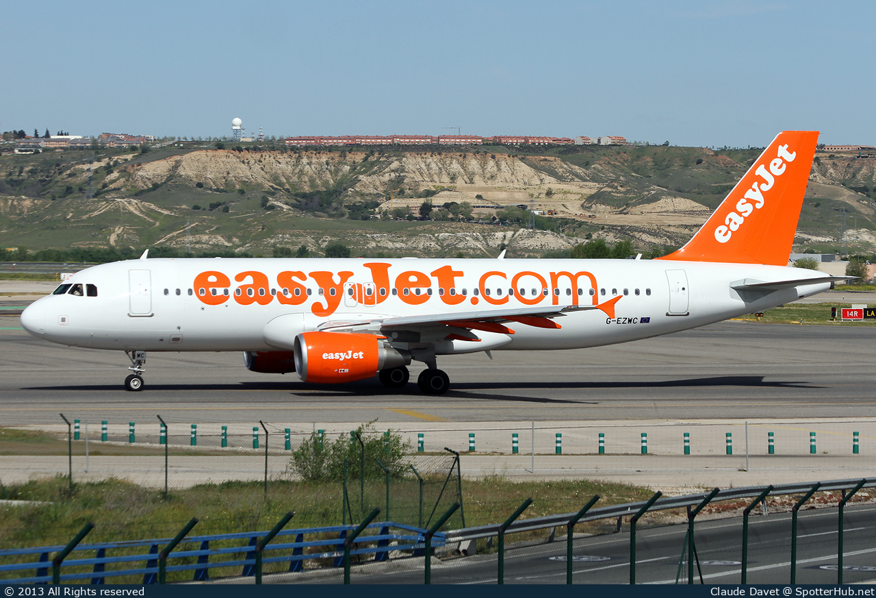 Photo of G-EZWC - Airbus A320-214 operated by easyJet