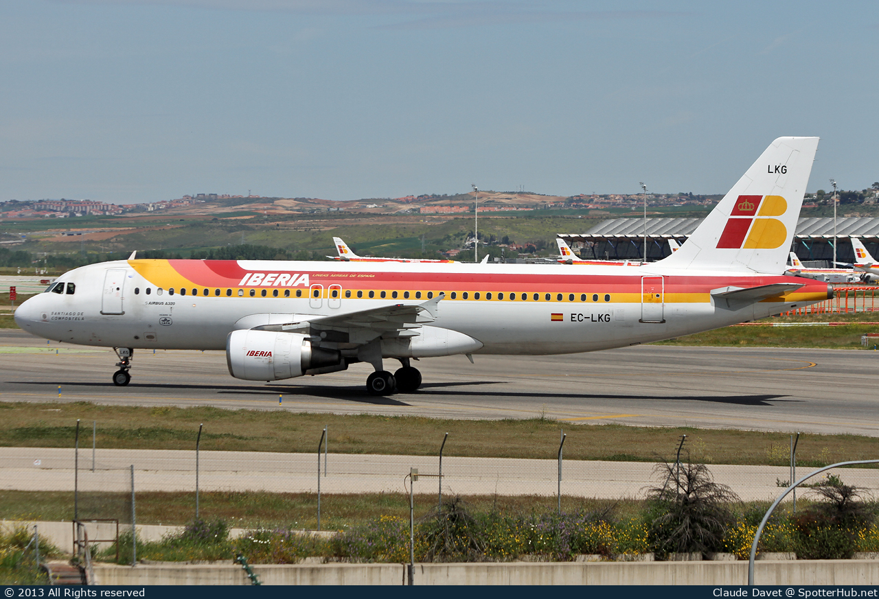 Photo of EC-LKG - Airbus A320-214 operated by Iberia