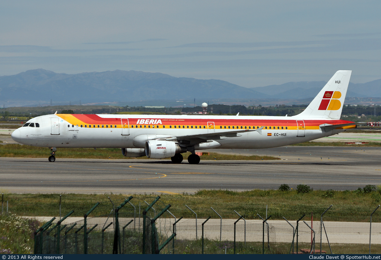 Photo of EC-HUI - Airbus A321-212 operated by Iberia