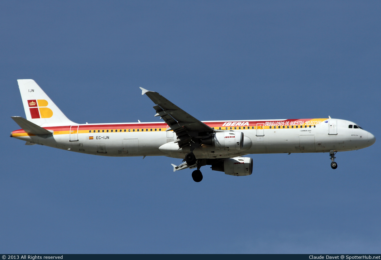 Photo of EC-IJN - Airbus A321-212 operated by Iberia