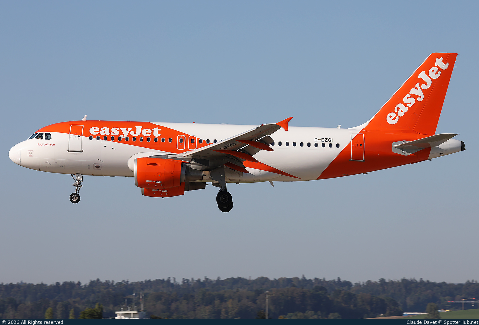 Photo of G-EZGI - Airbus A319-111 operated by easyJet