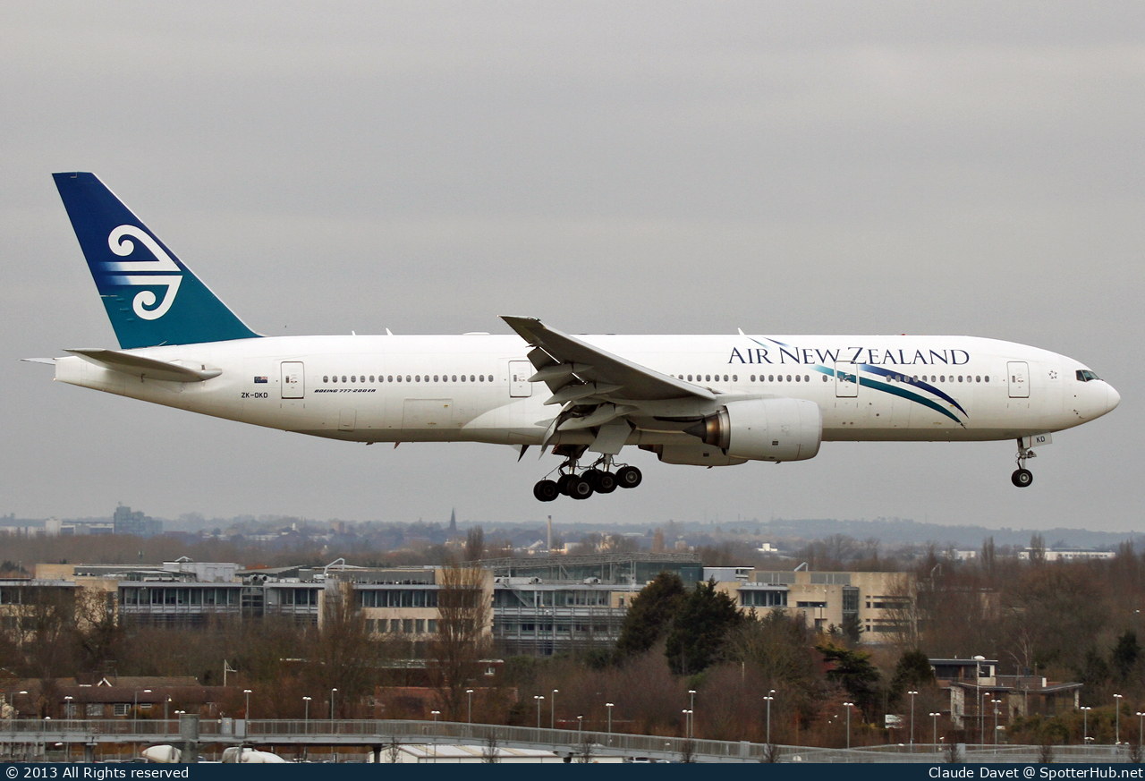 Photo of ZK-OKD - Boeing 777-219(ER) operated by Air New Zealand