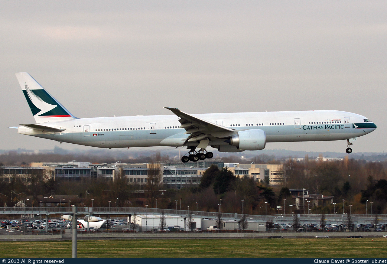 Photo of B-KQC - Boeing 777-367(ER) operated by Cathay Pacific Airways
