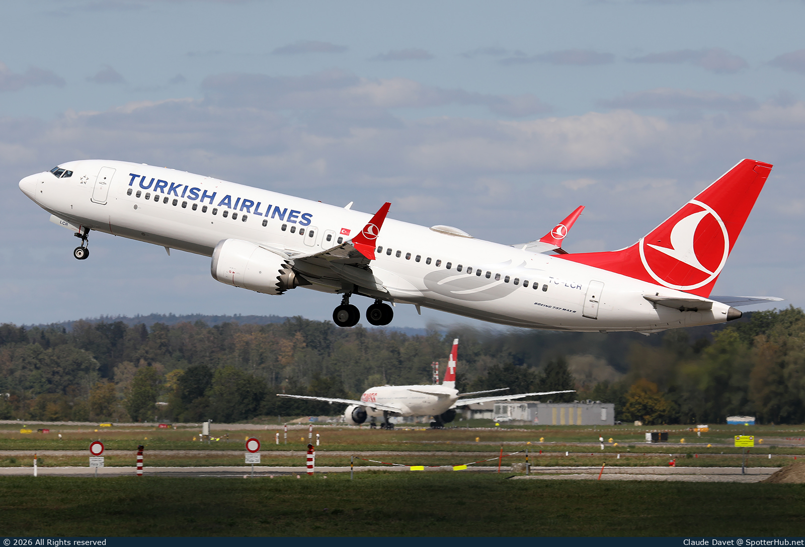 Photo of TC-LCR - Boeing 737 MAX 8 operated by Turkish Airlines