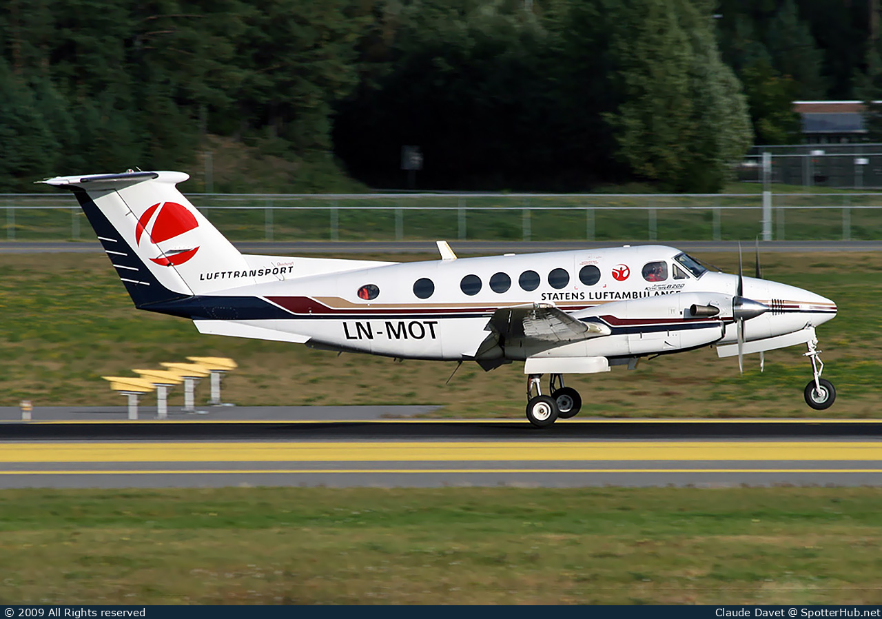 Photo of LN-MOT - Beechcraft B200 Super King Air operated by Lufttransport