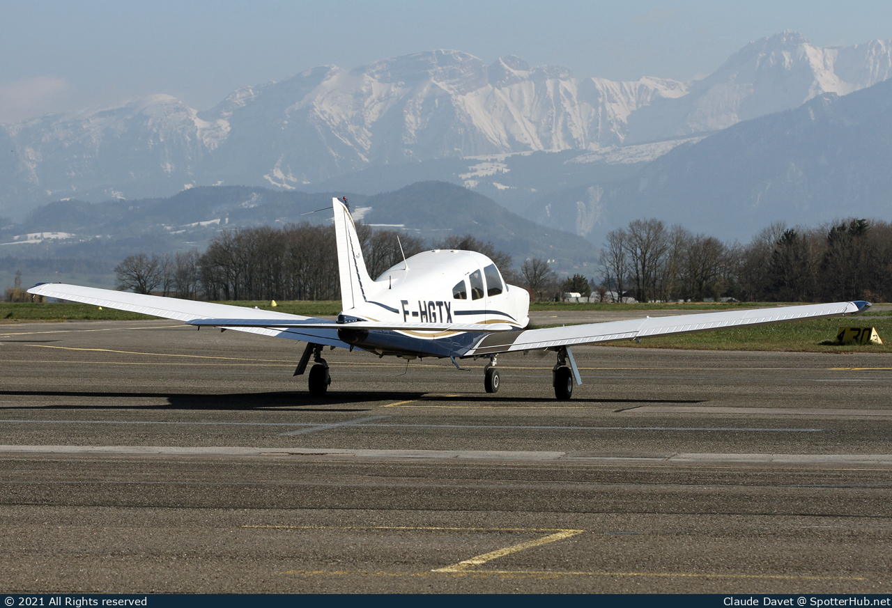 Photo of F-HGTX - Piper PA-28R-201 Cherokee Arrow III operated by Club Aéronautique d'Annemasse