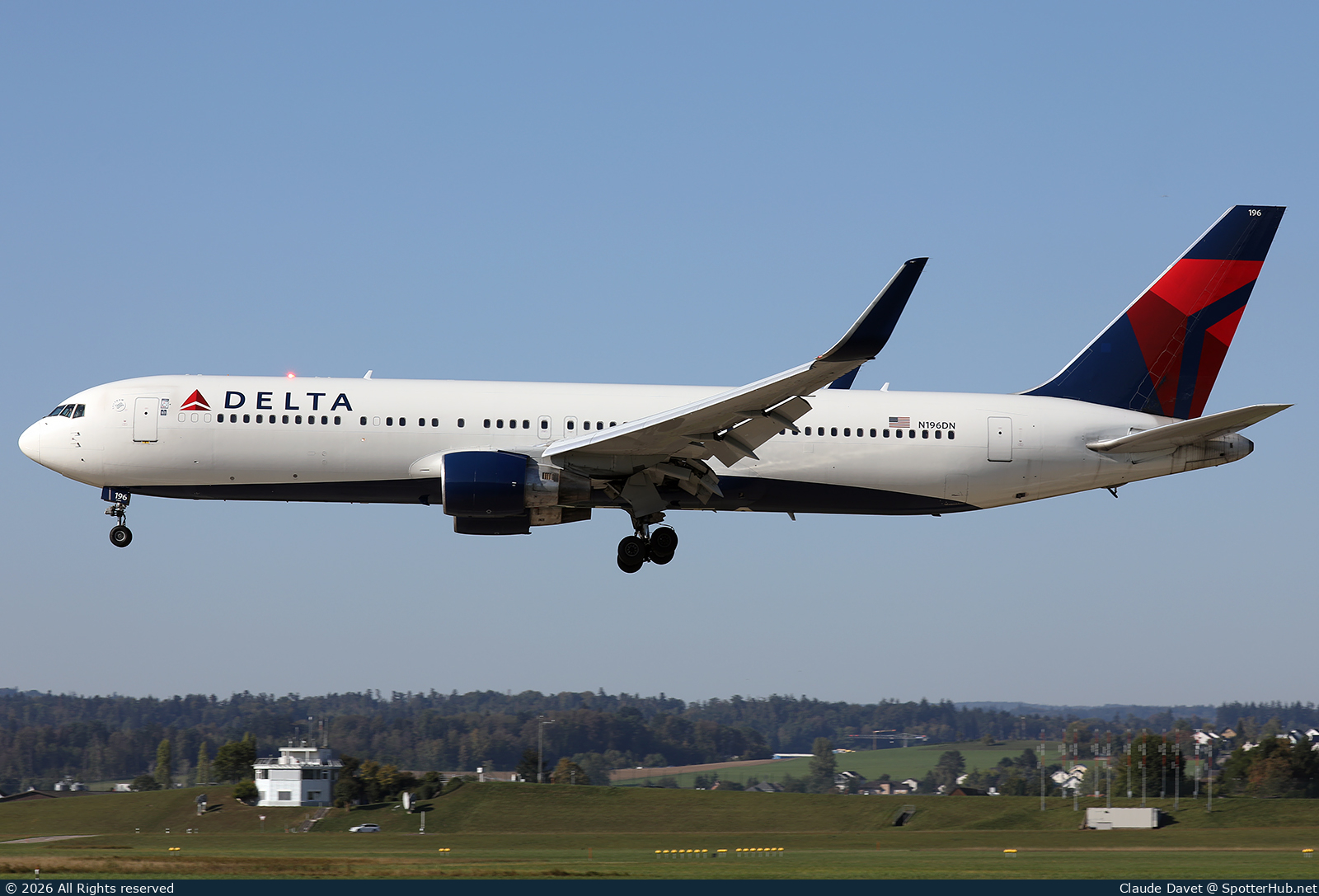Photo of N196DN - Boeing 767-332(ER) operated by Delta Air Lines