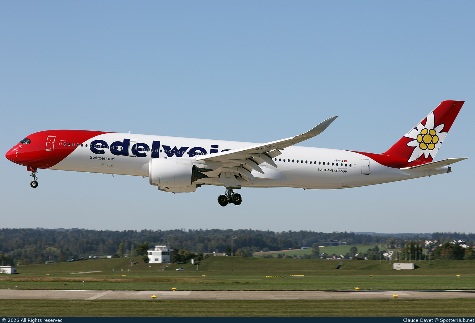 Photo of HB-IHA - Airbus A350-941 operated by Edelweiss Air