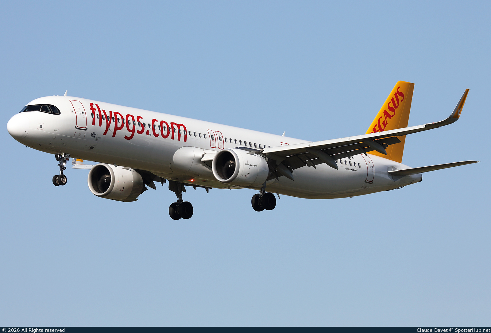 Photo of TC-RFR - Airbus A321-251NX operated by Pegasus Airlines