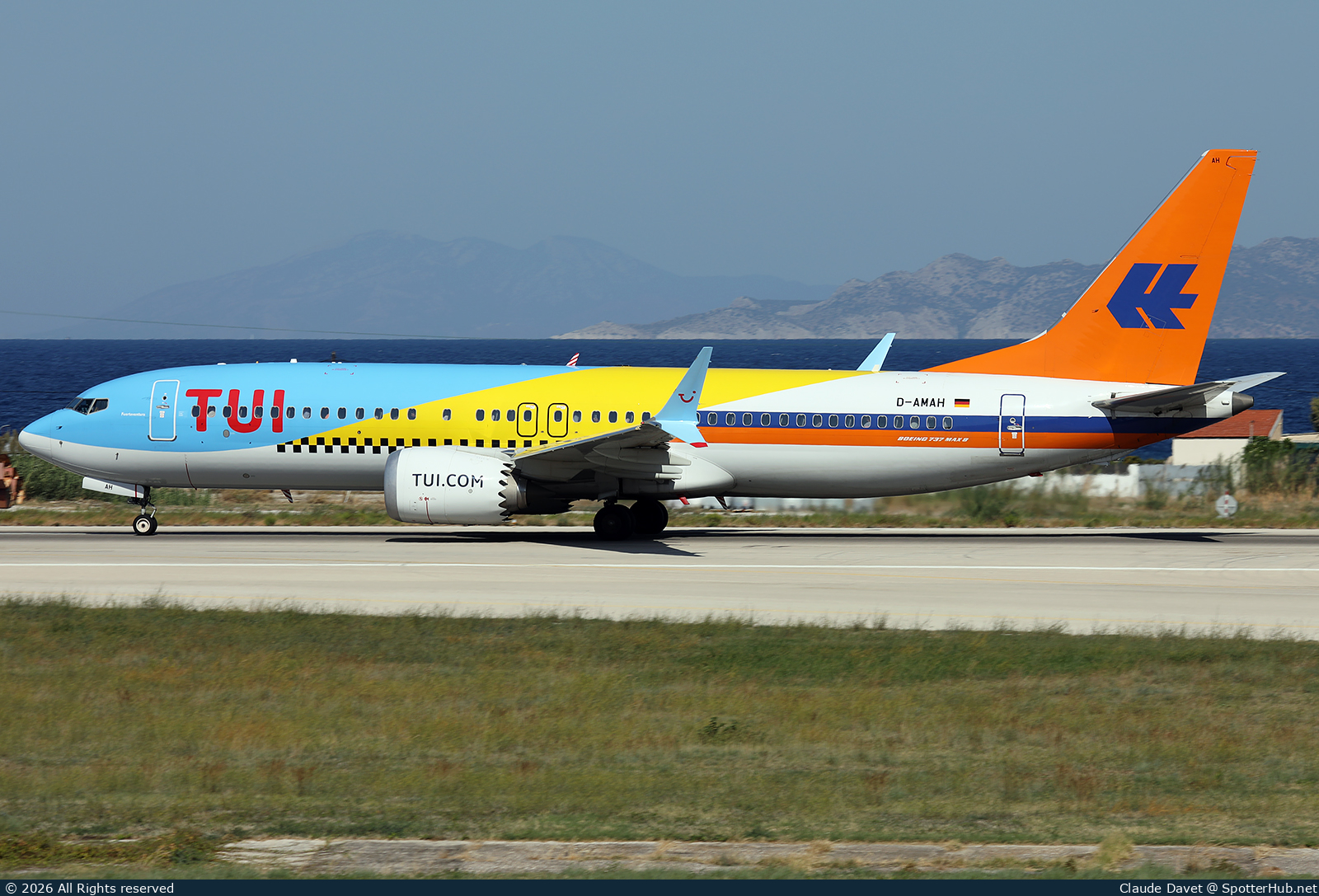 Photo of D-AMAH - Boeing 737 MAX 8 operated by TUIfly