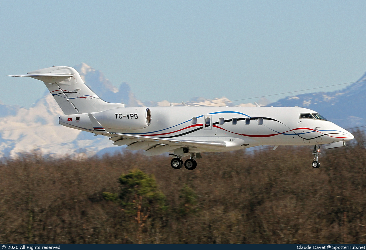 Photo of TC-VPG - Bombardier Challenger 300 operated by Swan Aviation