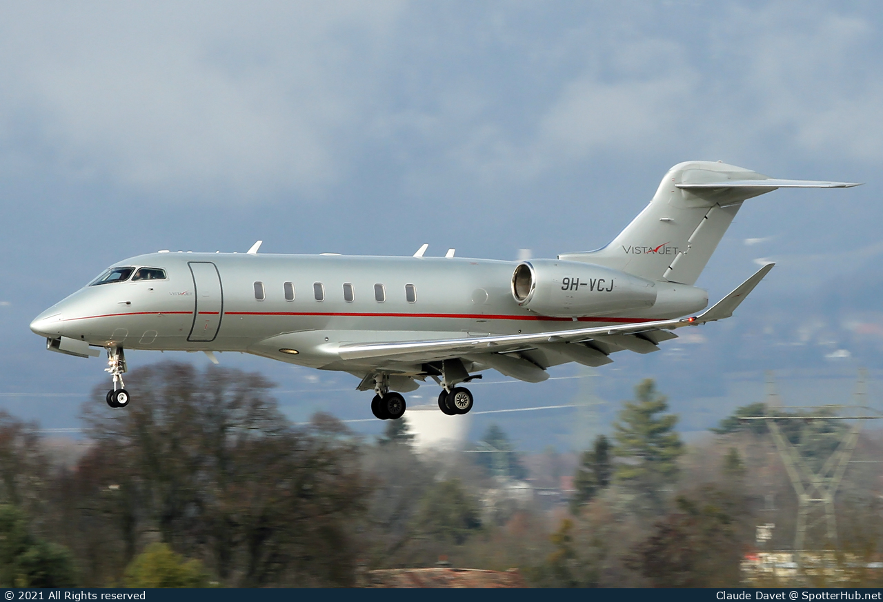Photo of 9H-VCJ - Bombardier Challenger 350 operated by VistaJet