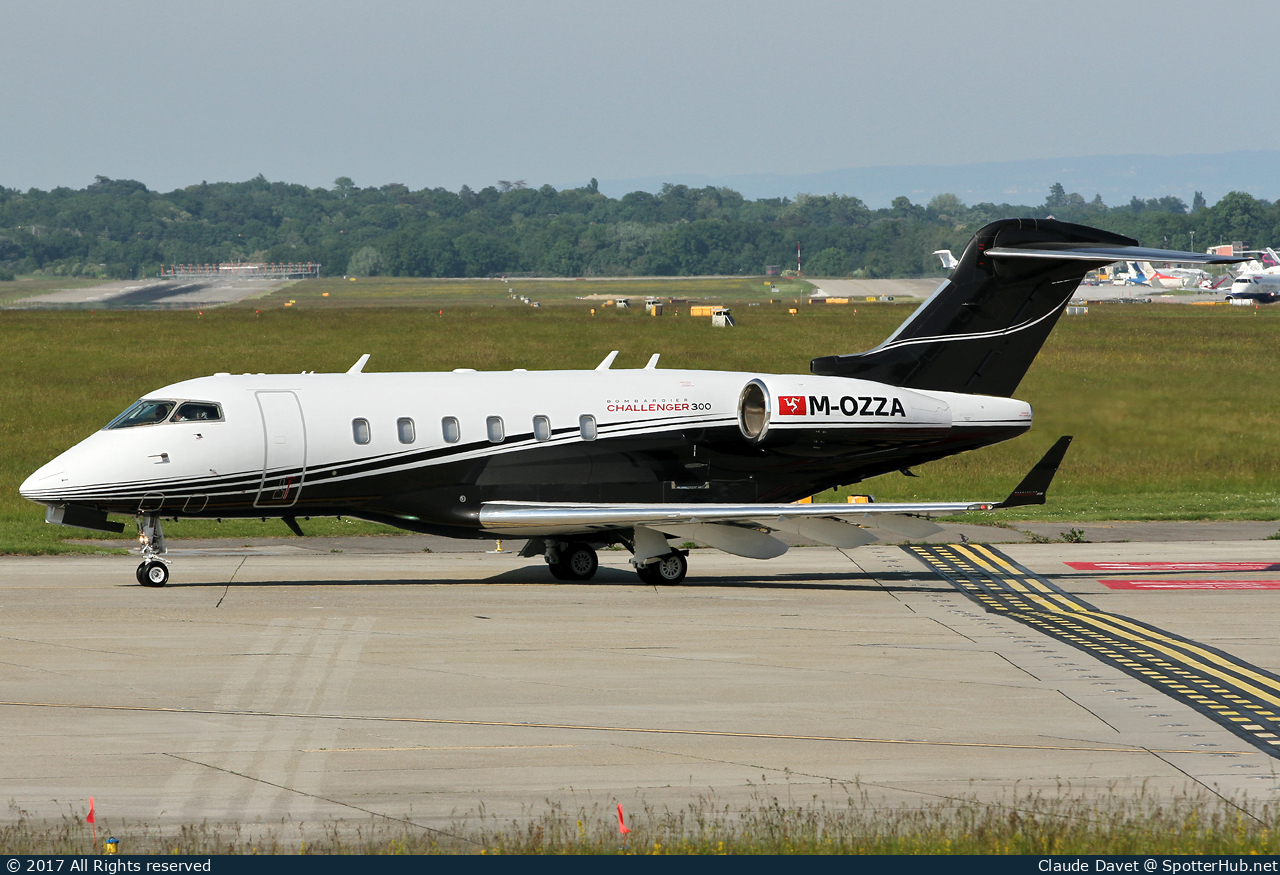 Photo of M-OZZA - Bombardier Challenger 300 operated by Private