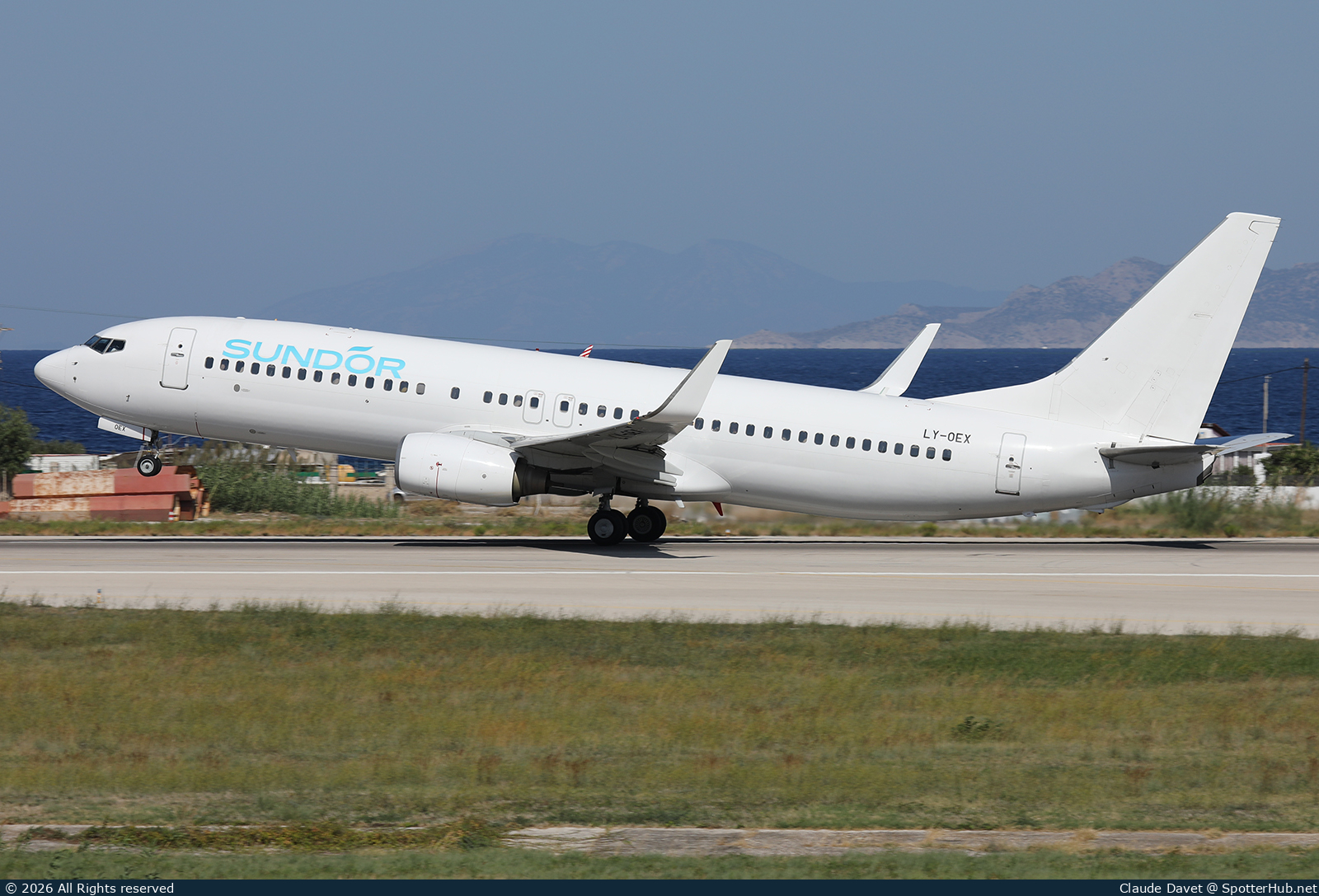 Photo of LY-OEX - Boeing 737-82R operated by Sun d'Or (opb KlasJet)