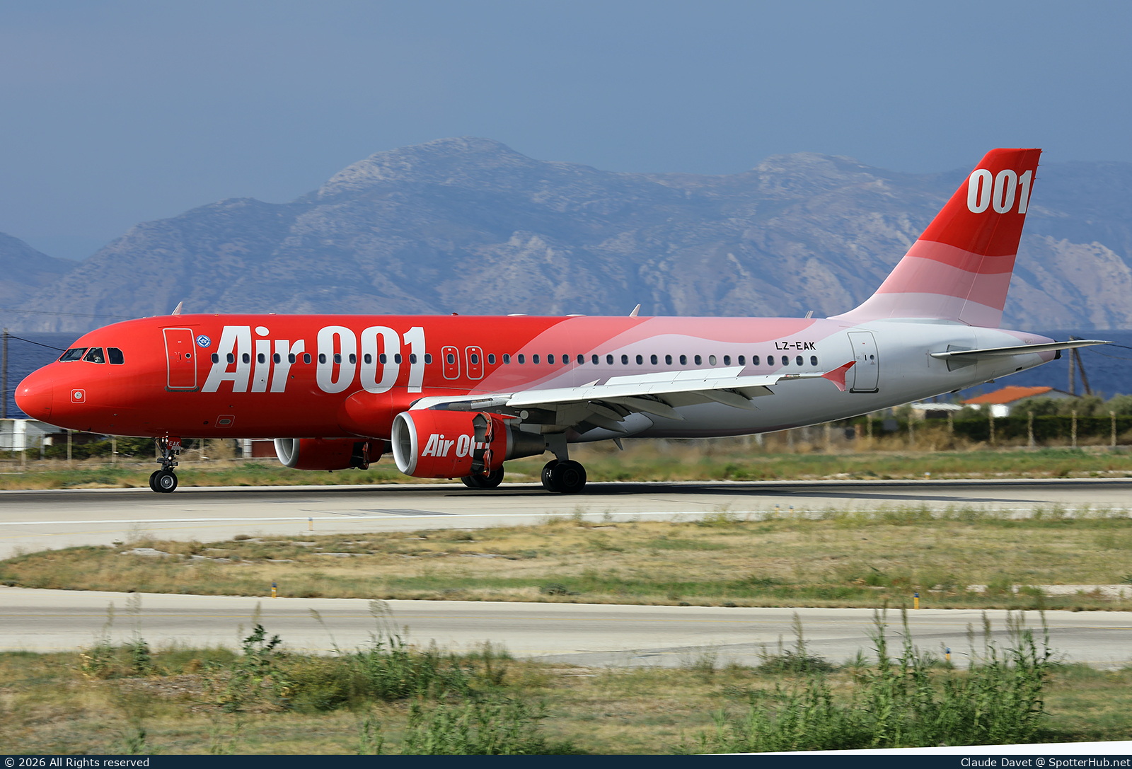Photo of LZ-EAK - Airbus A320-214 operated by Air 001 (opb Electra Airways)