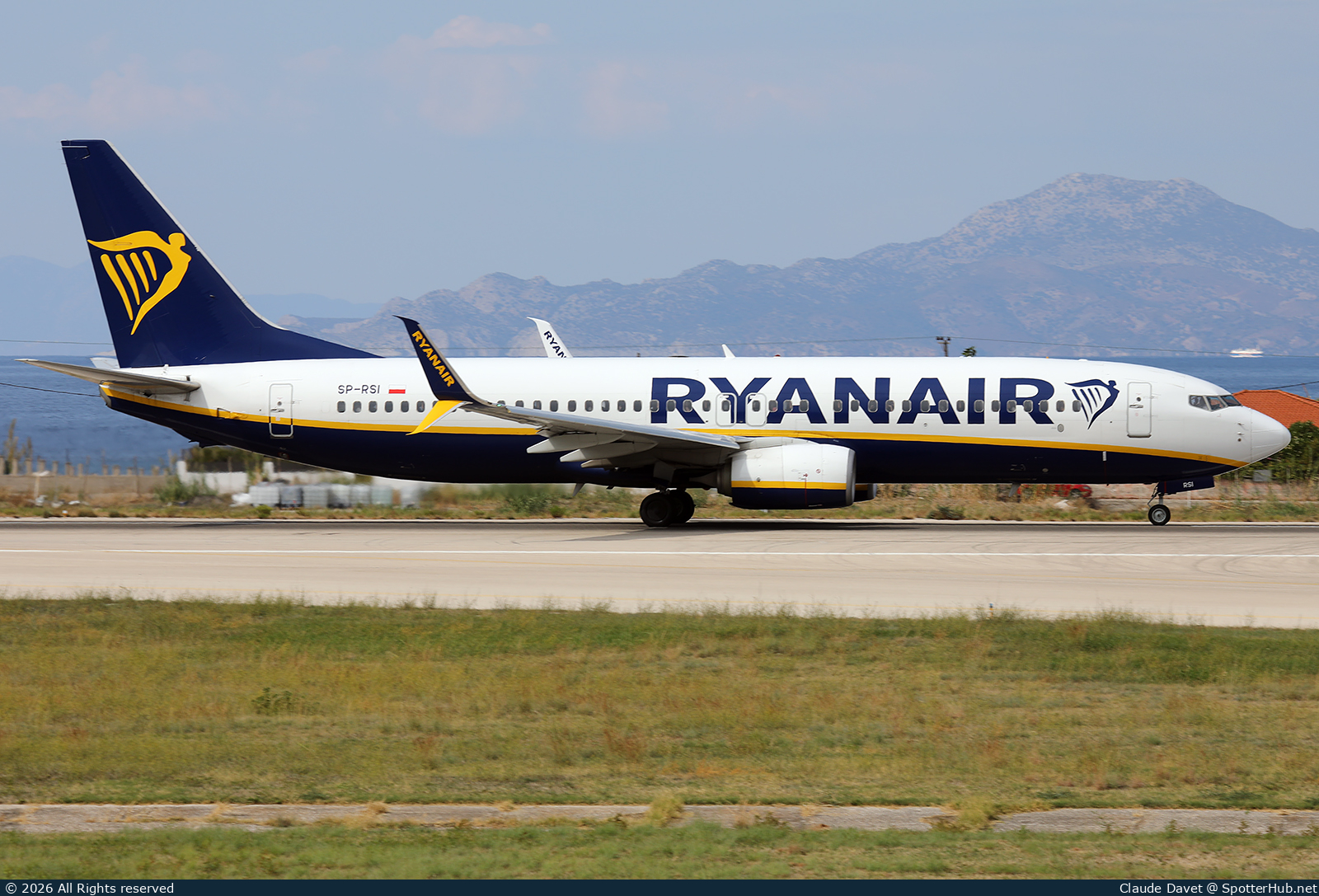 Photo of SP-RSI - Boeing 737-8AS operated by Ryanair (opb Buzz)