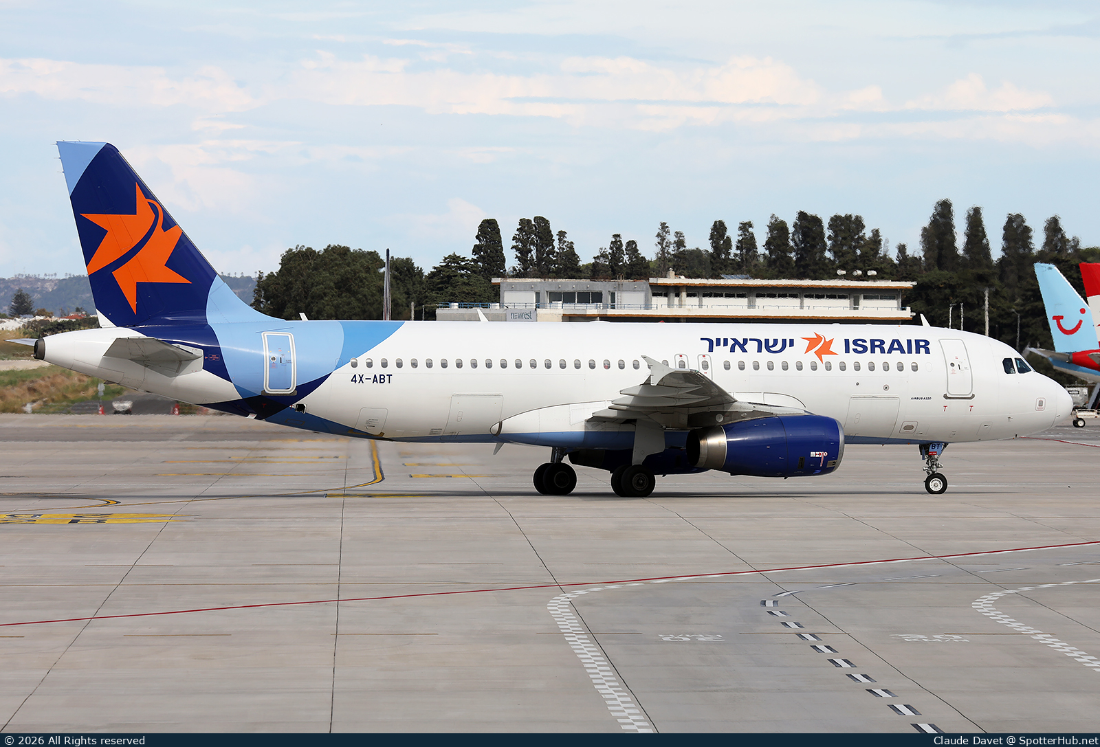 Photo of 4X-ABT - Airbus A320-232 operated by Israir