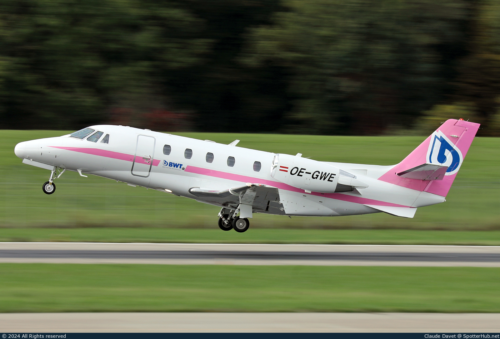 Photo of OE-GWE - Cessna 560XL Citation XLS operated by Salzburg Jet Aviation