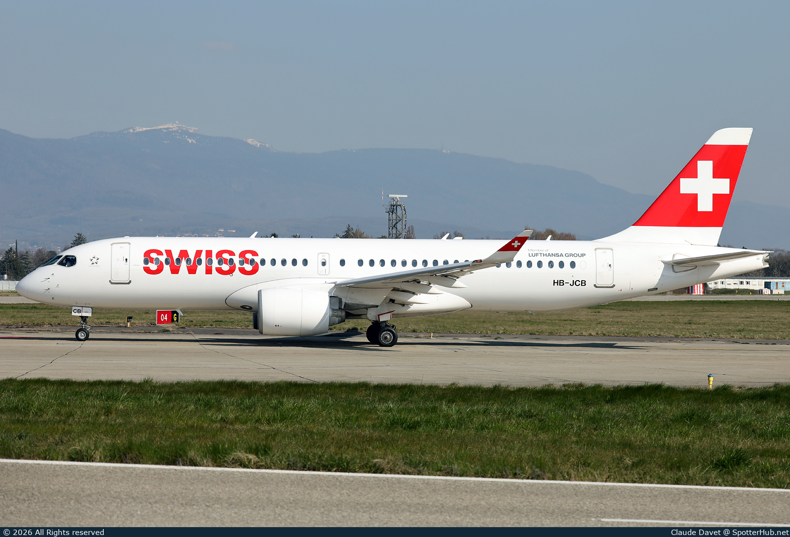 Photo of HB-JCB - Airbus A220-300 operated by Swiss International Air Lines