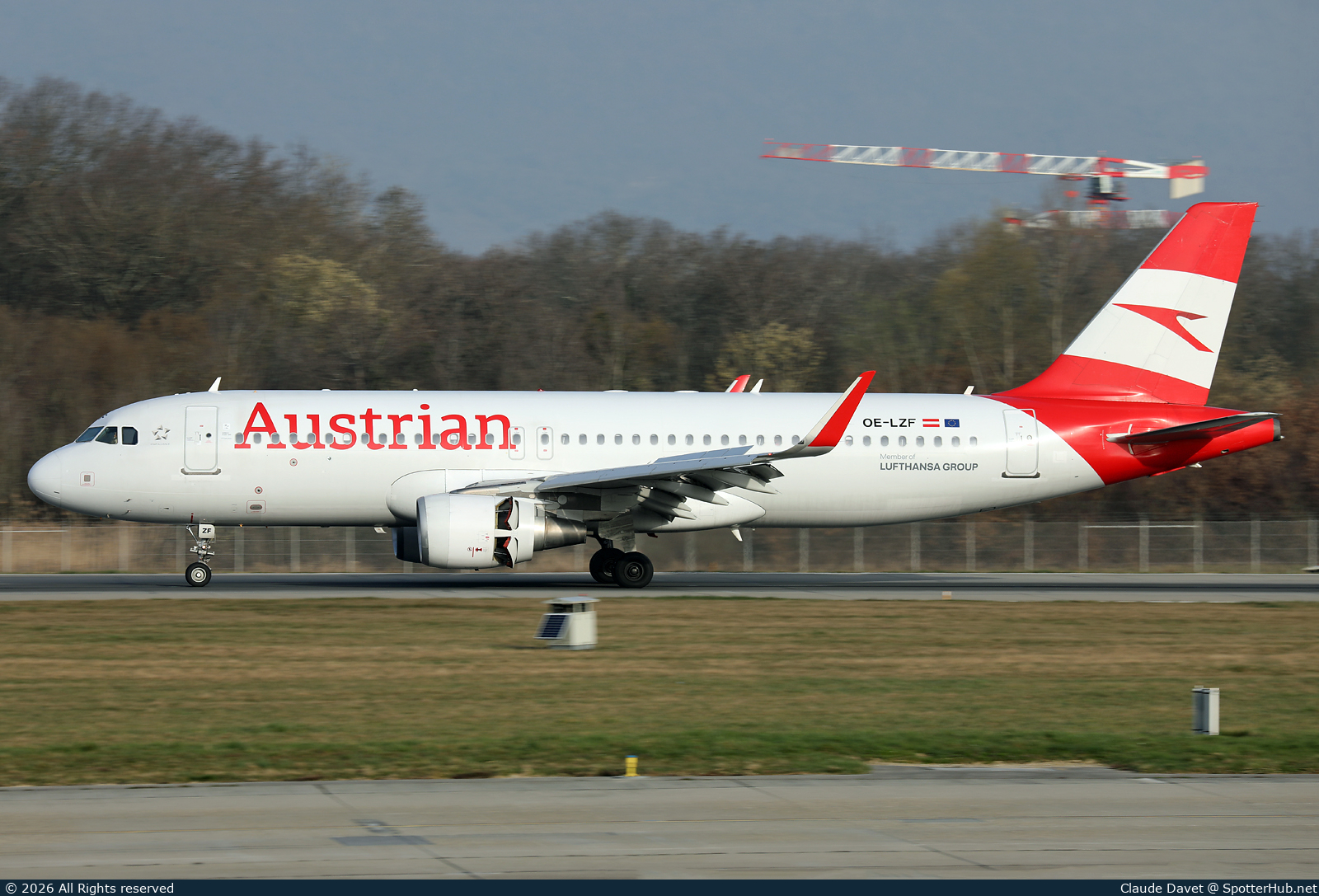 Photo of OE-LZF - Airbus A320-214 operated by Austrian Airlines