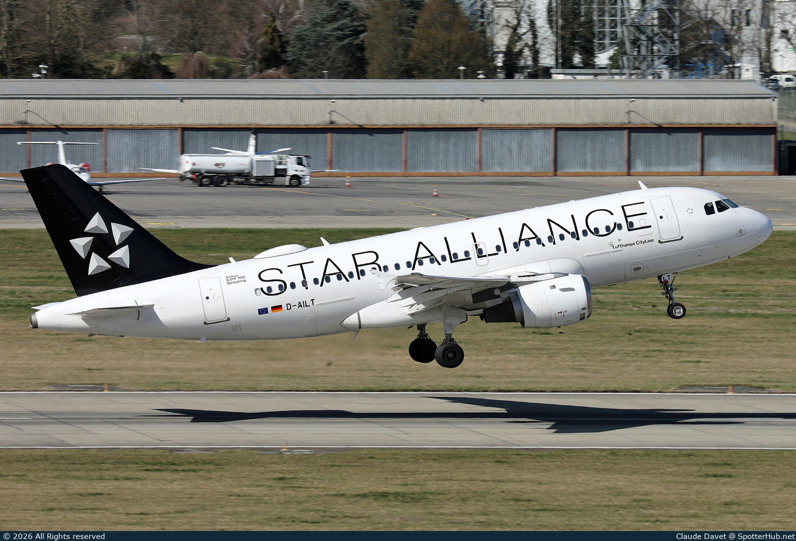 Photo of D-AILT - Airbus A319-114 operated by Lufthansa CityLine