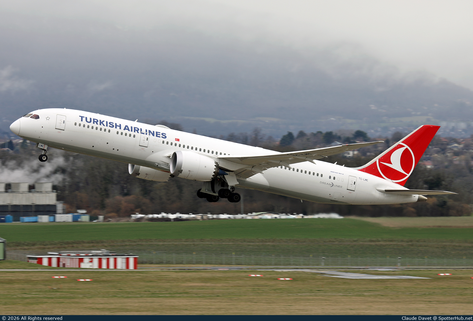 Photo of TC-LMC - Boeing 787-9 Dreamliner operated by Turkish Airlines