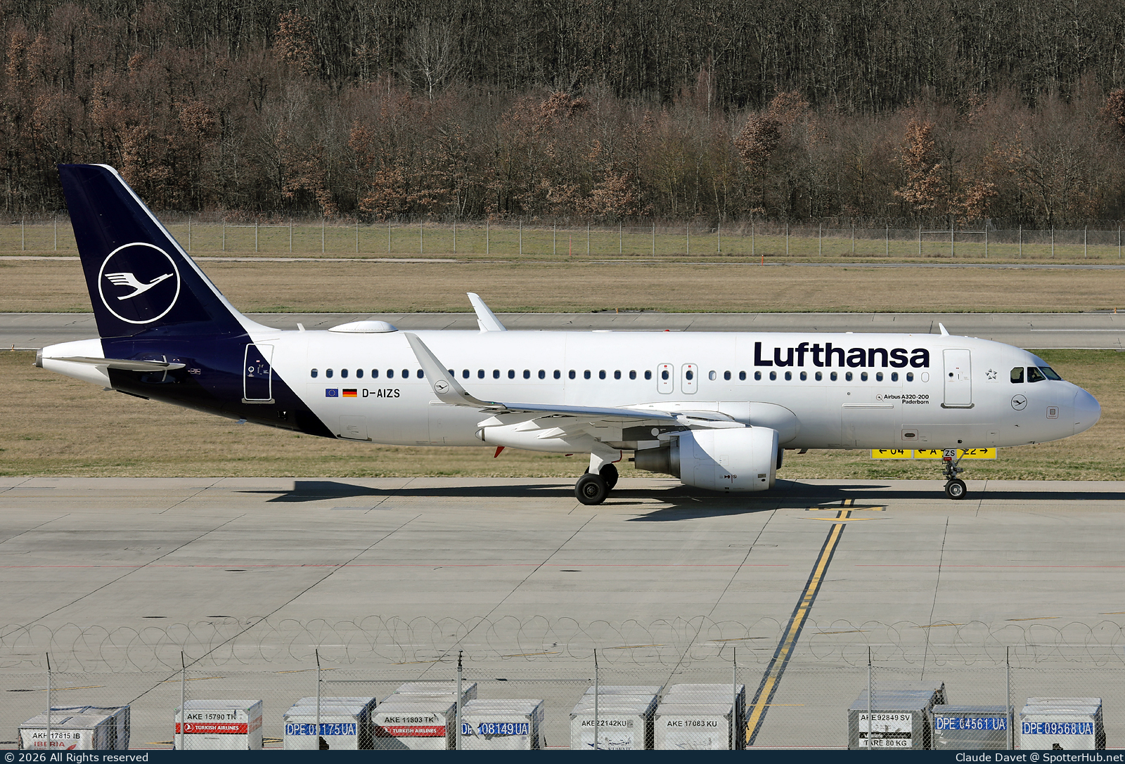 Photo of D-AIZS - Airbus A320-214 operated by Lufthansa