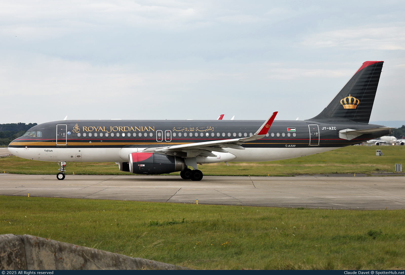 Photo of JY-AZC - Airbus A320-232 operated by Royal Jordanian Airlines