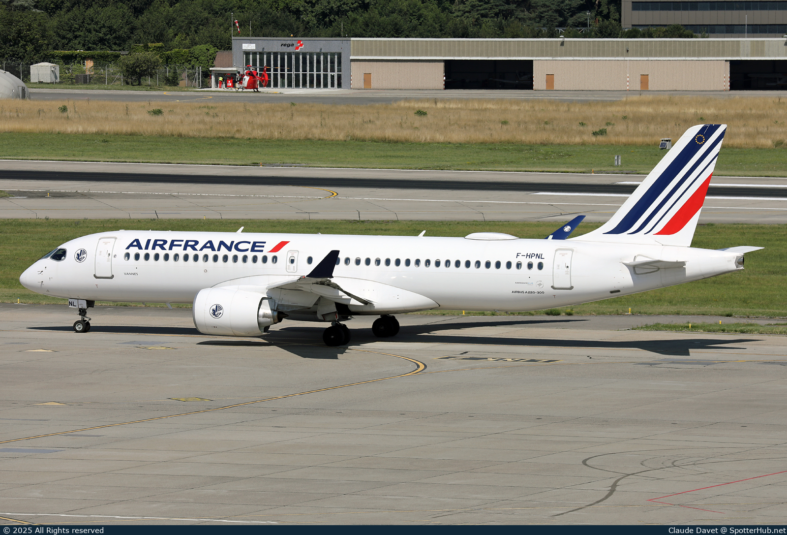 Photo of F-HPNL - Airbus A220-300 operated by Air France
