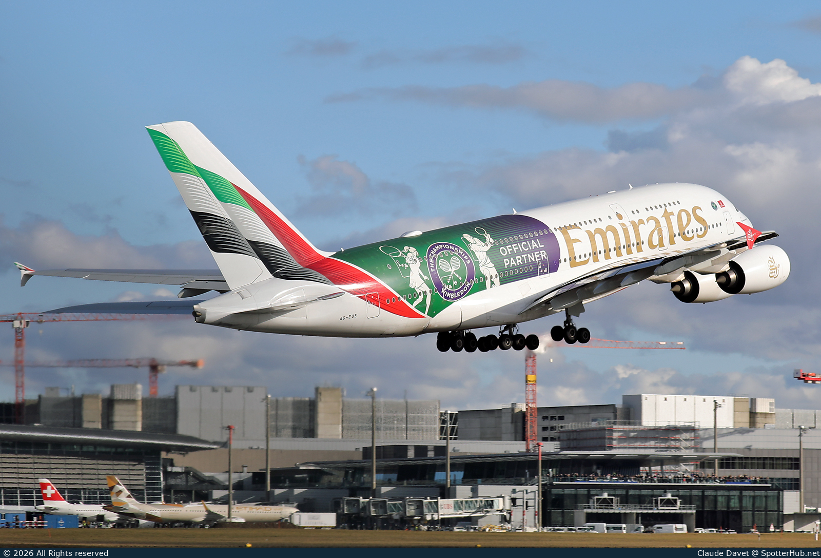 Photo of A6-EOE - Airbus A380-861 operated by Emirates