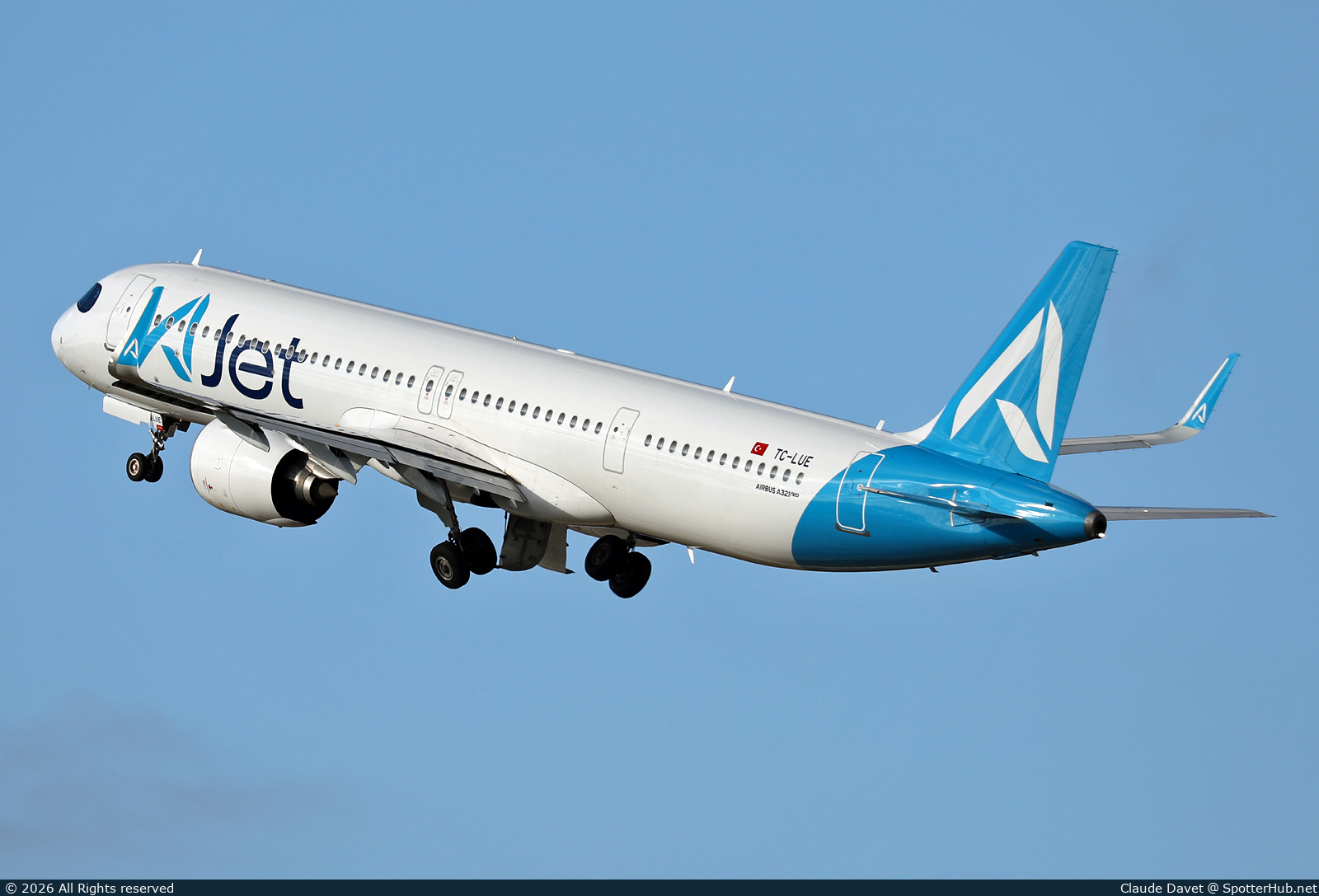 Photo of TC-LUE - Airbus A321-271NX operated by AJet