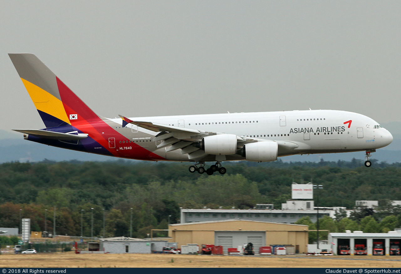 Photo of HL7640 - Airbus A380-841 operated by Asiana Airlines