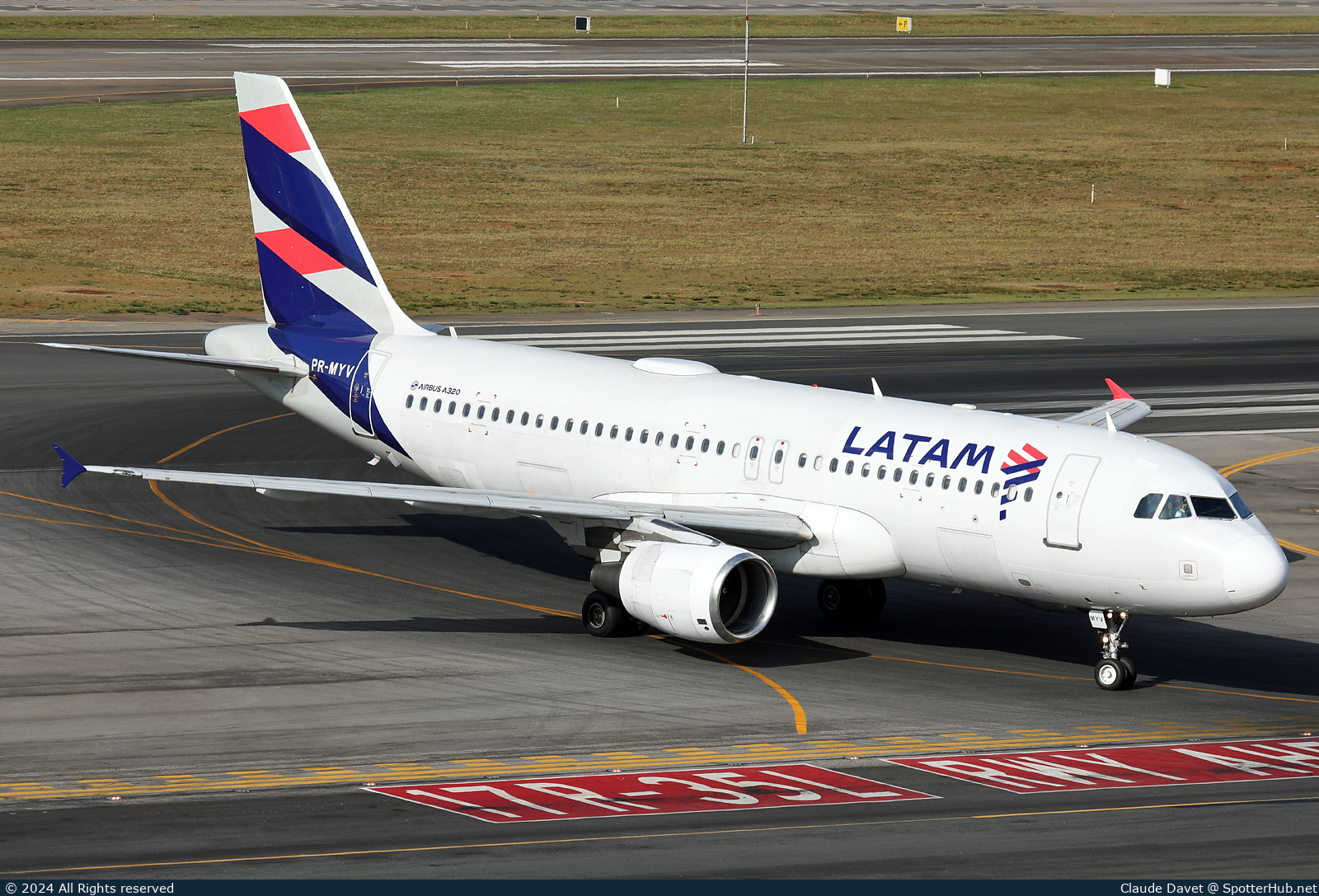 Photo of PR-MYV - Airbus A320-214 operated by LATAM Airlines Brasil