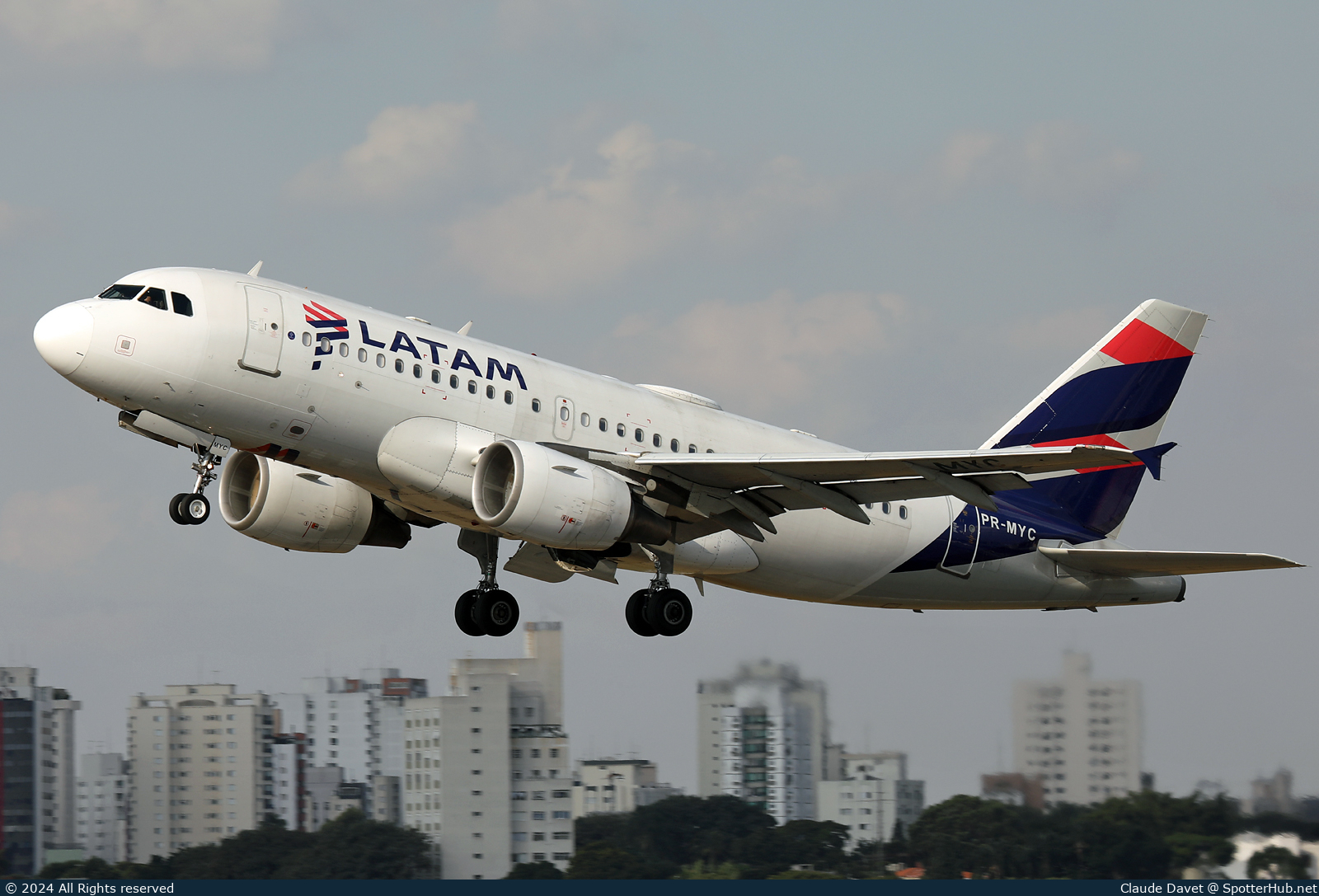 Photo of PR-MYC - Airbus A319-112 operated by LATAM Airlines Brasil