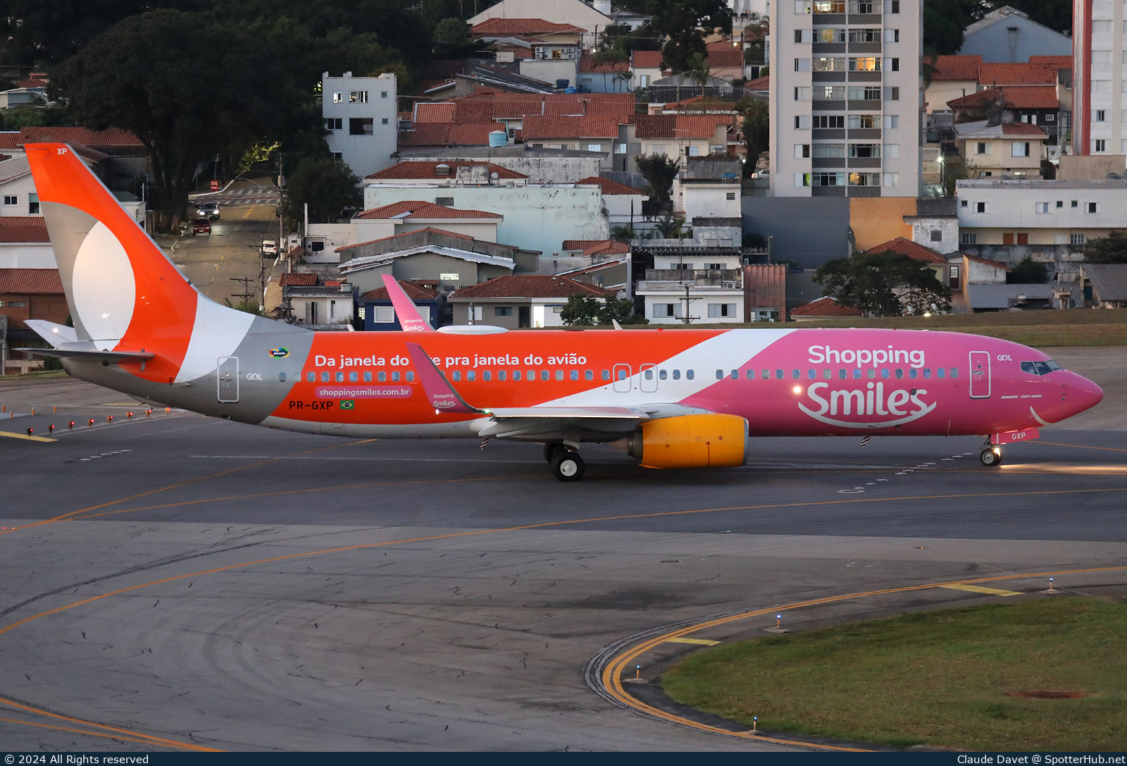 Photo of PR-GXP - Boeing 737-8EH operated by GOL Linhas Aéreas