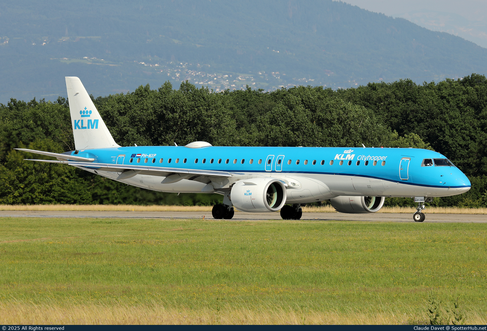 Photo of PH-NXP - Embraer ERJ-195-E2 operated by KLM Cityhopper