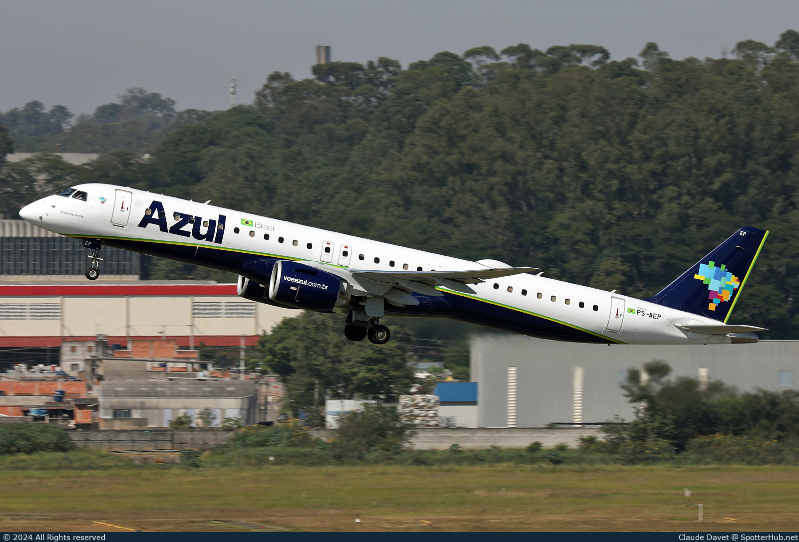 Photo of PS-AEP - Embraer ERJ-195-E2 operated by Azul