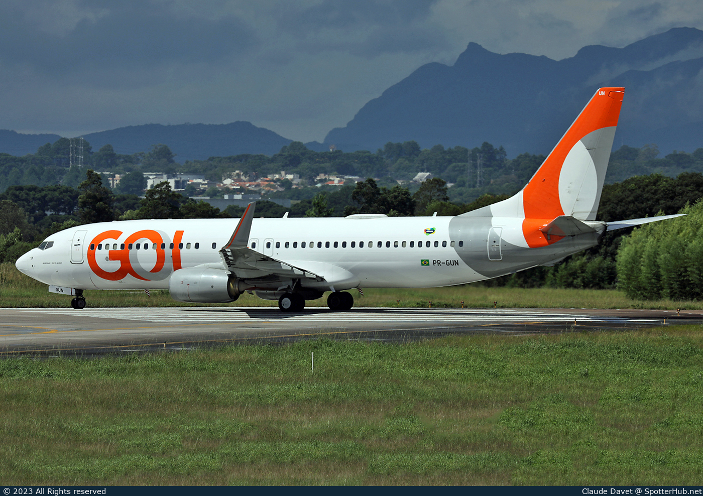 Photo of PR-GUN - Boeing 737-8EH operated by GOL Linhas Aéreas